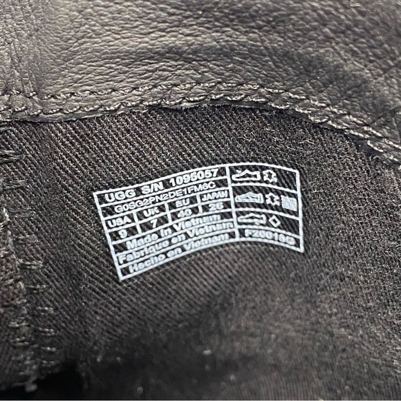 UGG Pixley Black Heeled Bootie 9 - Picture 10 of 13